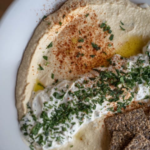 Zwei Dips mit Crackerlinie